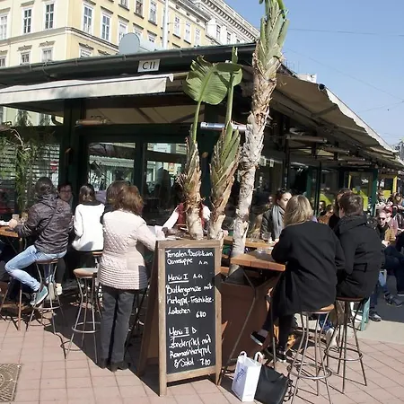Operastreet Black & White Vienna Exterior photo